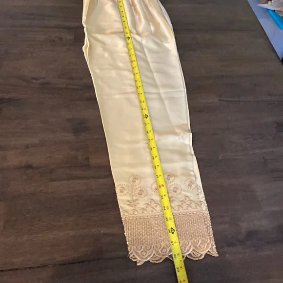 Green and pink kurti with gold pants. - Picture 9 of 12